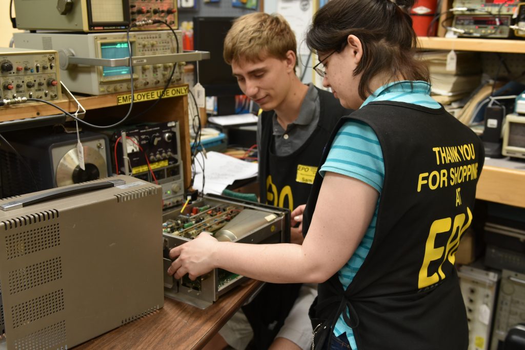 DSD_6984 Electronic Parts Outlet